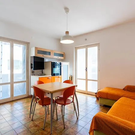 Daire Due Passi Dal Mare By Interhome Marina dʼAndora