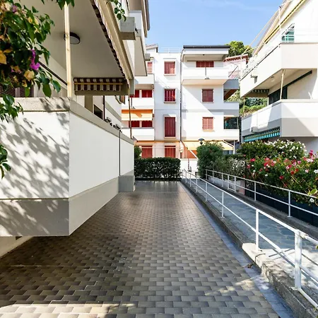 Appartement Due Passi Dal Mare By Interhome Marina dʼAndora