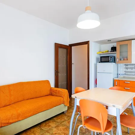Daire Due Passi Dal Mare By Interhome Marina dʼAndora