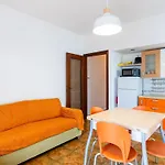 公寓 Due Passi Dal Mare By Interhome Marina dʼAndora